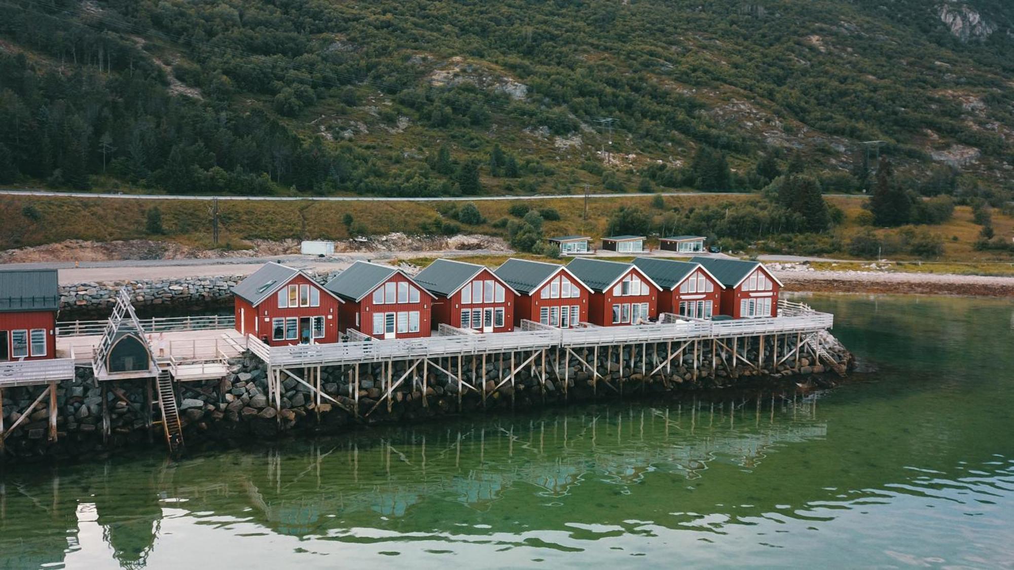 Molobua, Fantastic Place By The Sea Leknes Buitenkant foto
