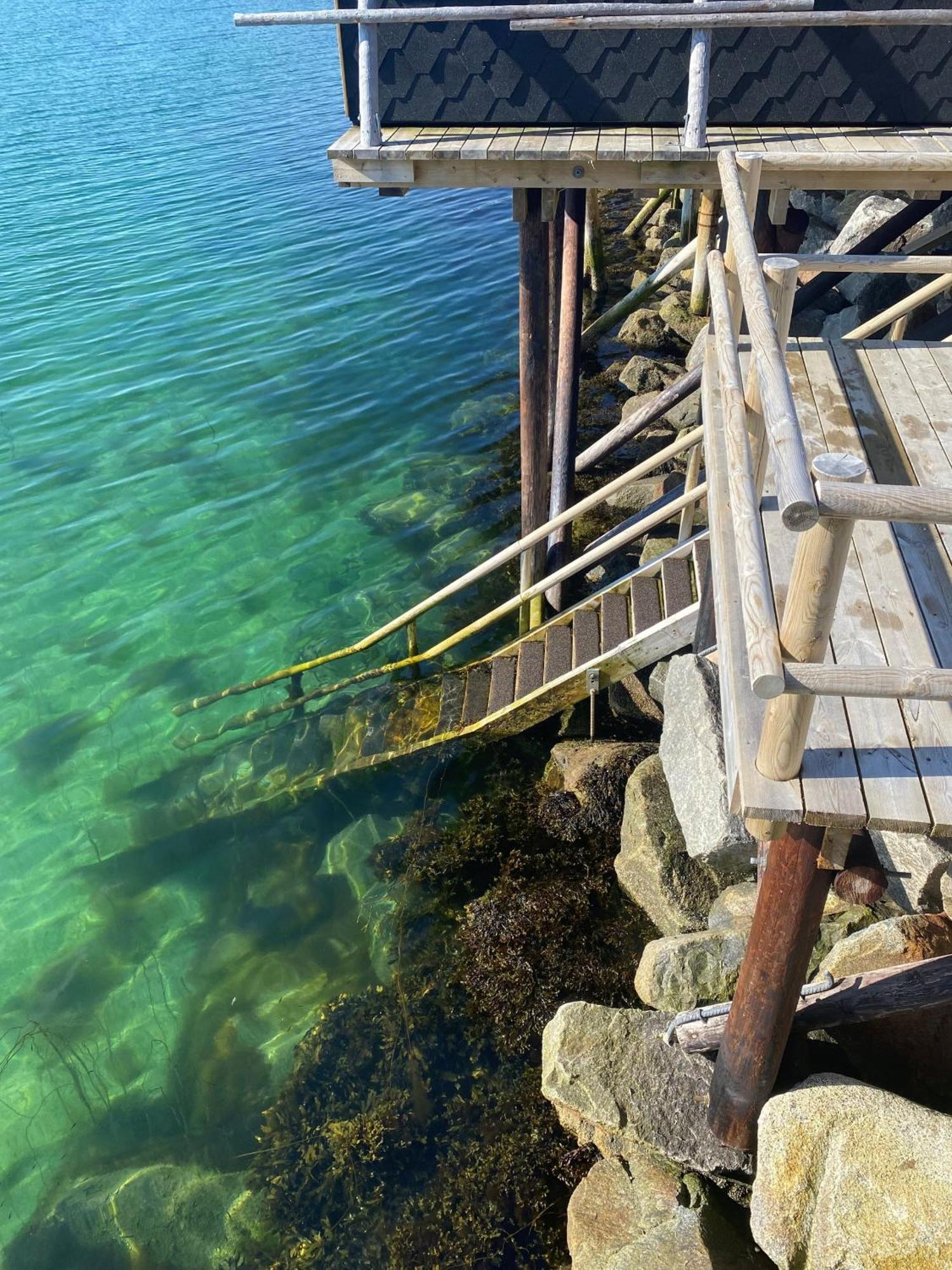 Molobua, Fantastic Place By The Sea Leknes Buitenkant foto